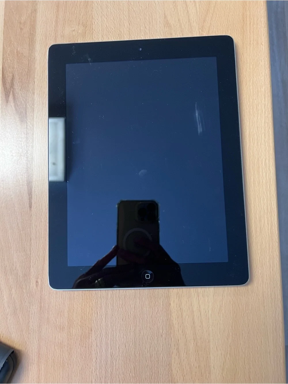 Apple iPad - Black Front Tablet with Silver Edge